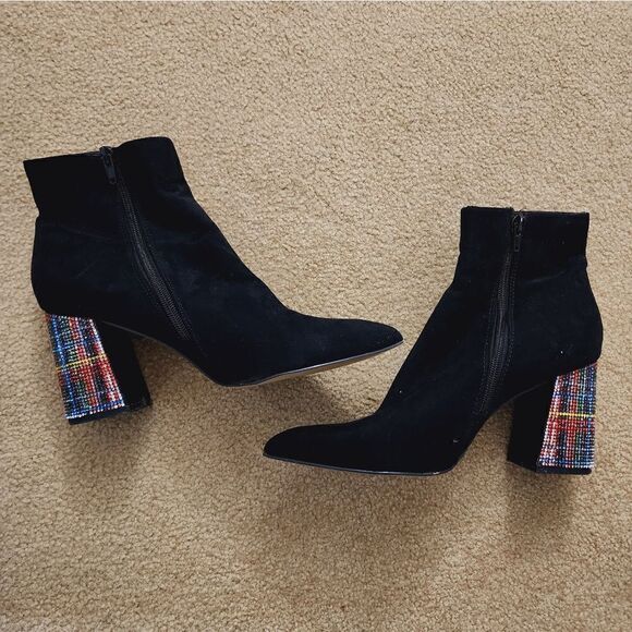 Betsy Johnson - Picture 7 of 15